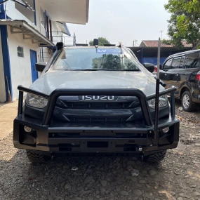 Isuzu DMAX with Snorkel